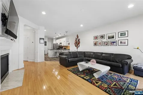 8 Yorktown Lane Totowa NJ 07512