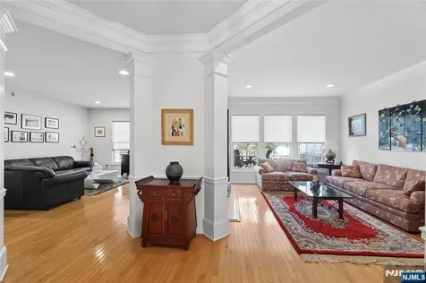 8 Yorktown Lane Totowa NJ 07512
