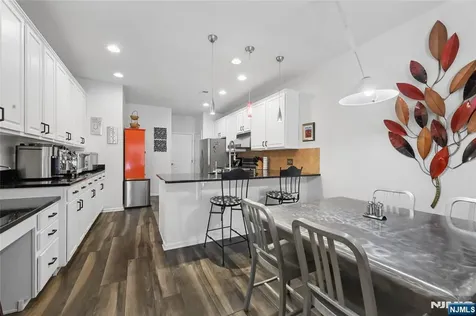 8 Yorktown Lane Totowa NJ 07512