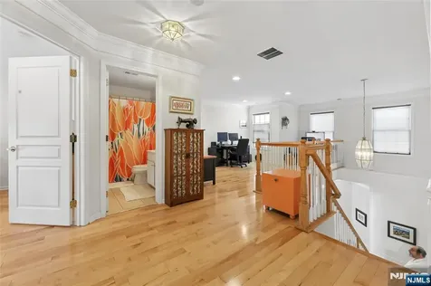 8 Yorktown Lane Totowa NJ 07512