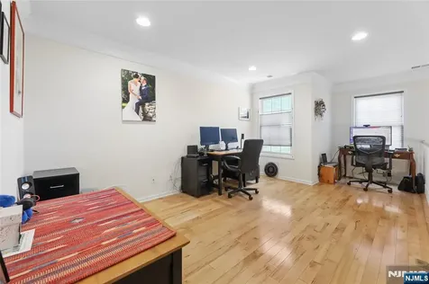 8 Yorktown Lane Totowa NJ 07512
