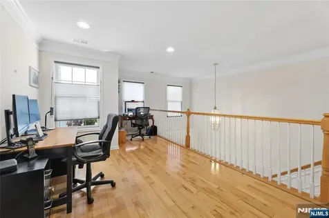 8 Yorktown Lane Totowa NJ 07512