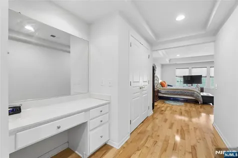 8 Yorktown Lane Totowa NJ 07512