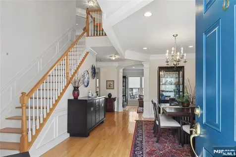8 Yorktown Lane Totowa NJ 07512
