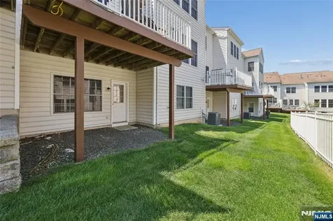 8 Yorktown Lane Totowa NJ 07512