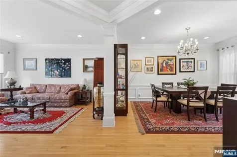 8 Yorktown Lane Totowa NJ 07512