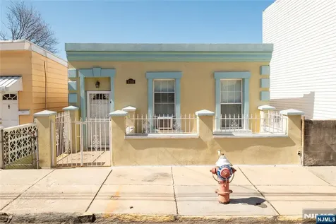 4319 Durham Avenue North Bergen NJ 07047