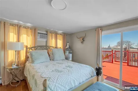 4319 Durham Avenue North Bergen NJ 07047