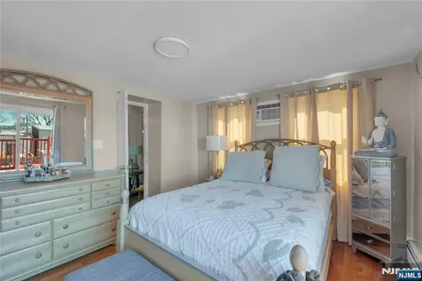 4319 Durham Avenue North Bergen NJ 07047