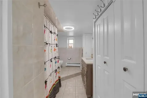 4319 Durham Avenue North Bergen NJ 07047