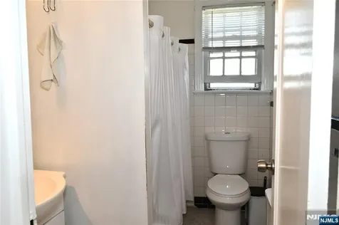 5-65 Elmwood Terrace Elmwood Park NJ 07407