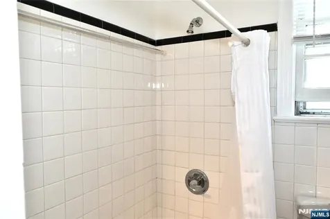 5-65 Elmwood Terrace Elmwood Park NJ 07407
