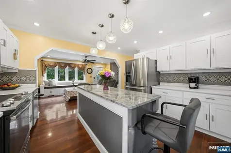52 Barbara Drive Pompton Lakes NJ 07442