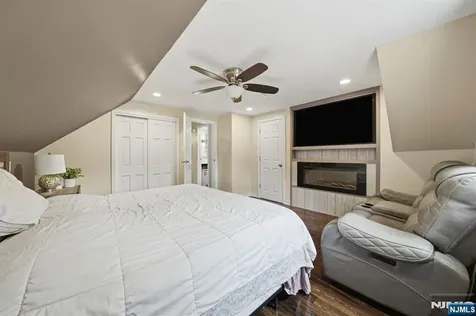 52 Barbara Drive Pompton Lakes NJ 07442