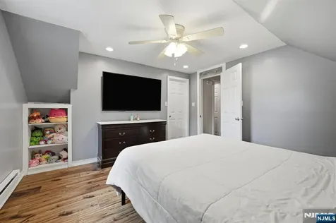 52 Barbara Drive Pompton Lakes NJ 07442