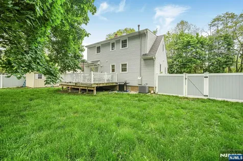 52 Barbara Drive Pompton Lakes NJ 07442