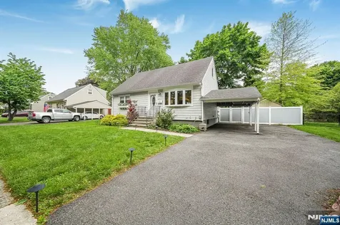 52 Barbara Drive Pompton Lakes NJ 07442