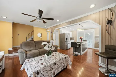 52 Barbara Drive Pompton Lakes NJ 07442