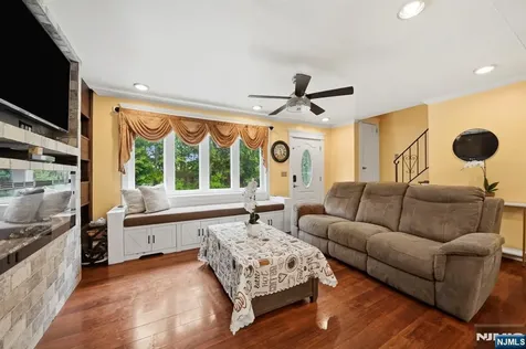 52 Barbara Drive Pompton Lakes NJ 07442
