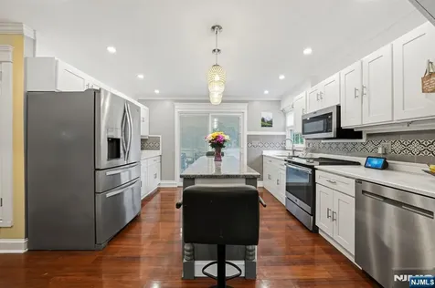 52 Barbara Drive Pompton Lakes NJ 07442