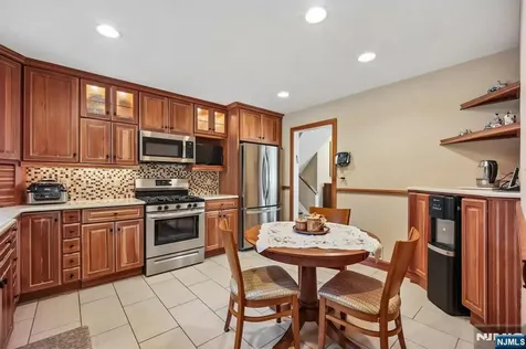 17 Stonewall Drive Livingston NJ 07039