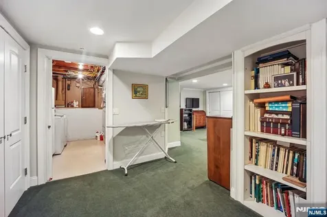 17 Stonewall Drive Livingston NJ 07039
