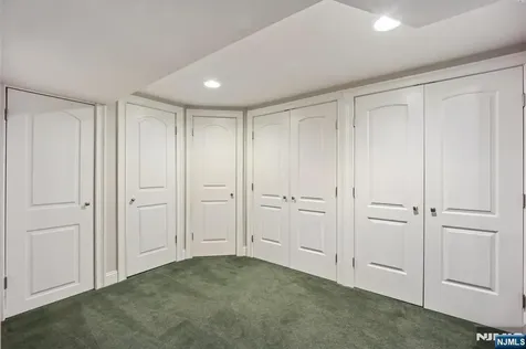 17 Stonewall Drive Livingston NJ 07039