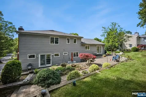 17 Stonewall Drive Livingston NJ 07039