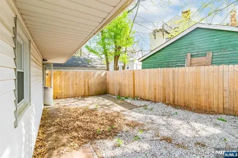 126 Franklin Terrace Irvington NJ 07111