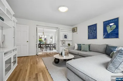 108 Oakview Avenue Maplewood NJ 07040