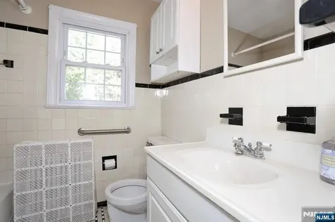 1806 Palisade Avenue Teaneck NJ 07666