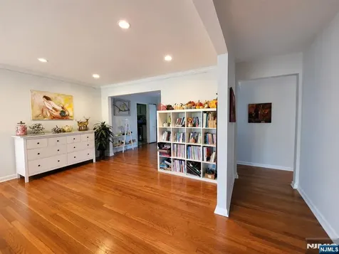 20 Elmwood Terrace Cresskill NJ 07626