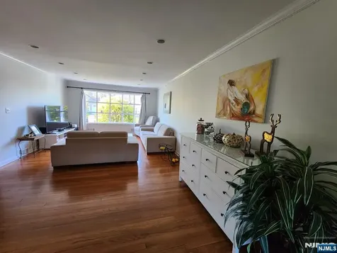 20 Elmwood Terrace Cresskill NJ 07626