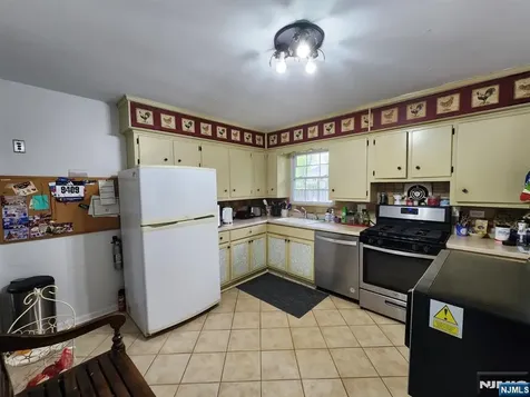 20 Elmwood Terrace Cresskill NJ 07626
