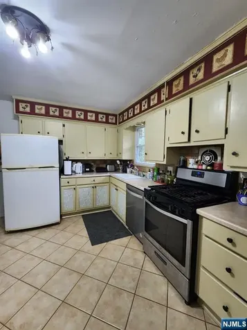 20 Elmwood Terrace Cresskill NJ 07626