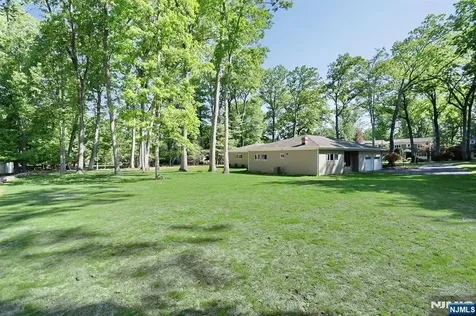 16 Cypress Peak Lane Montvale NJ 07645