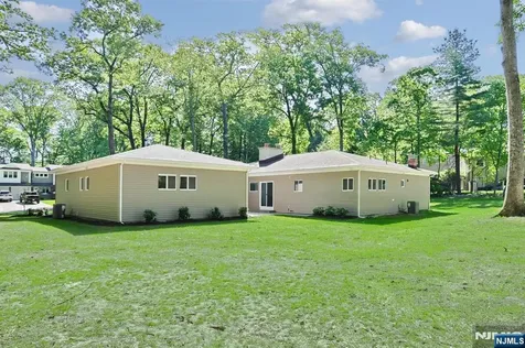 16 Cypress Peak Lane Montvale NJ 07645