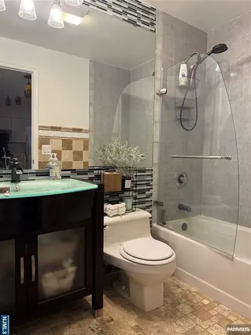 402 Williams Court Edgewater NJ 07020