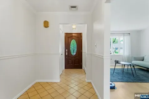18 Hudson Street Nutley NJ 07110