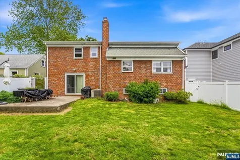 18 Hudson Street Nutley NJ 07110