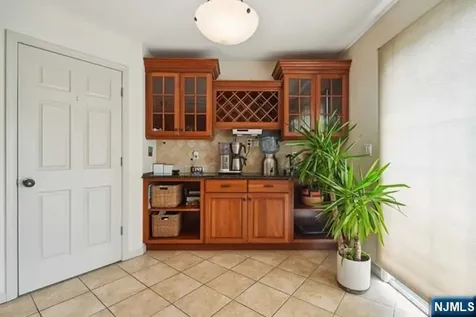 75 Myrtle Avenue Edgewater NJ 07020