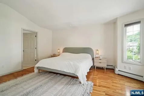 75 Myrtle Avenue Edgewater NJ 07020