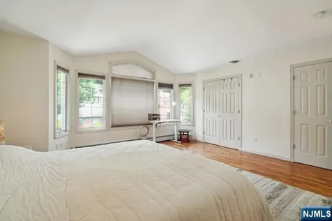 75 Myrtle Avenue Edgewater NJ 07020