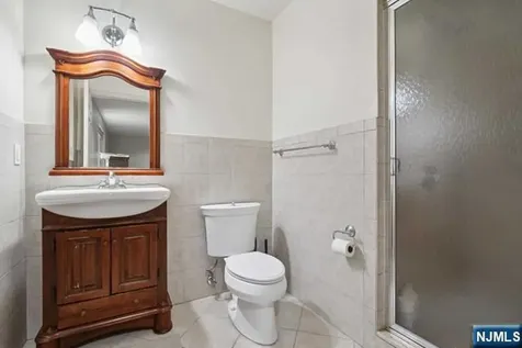 75 Myrtle Avenue Edgewater NJ 07020