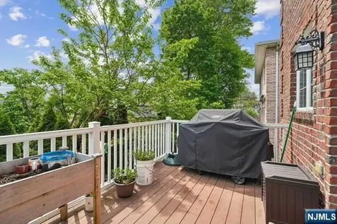 75 Myrtle Avenue Edgewater NJ 07020