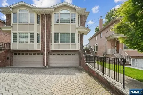 75 Myrtle Avenue Edgewater NJ 07020