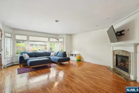 75 Myrtle Avenue Edgewater NJ 07020
