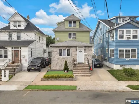 269-271 18th Avenue Paterson NJ 07504