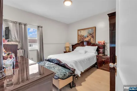 269-271 18th Avenue Paterson NJ 07504