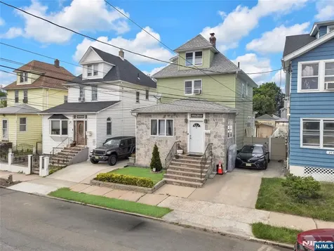 269-271 18th Avenue Paterson NJ 07504